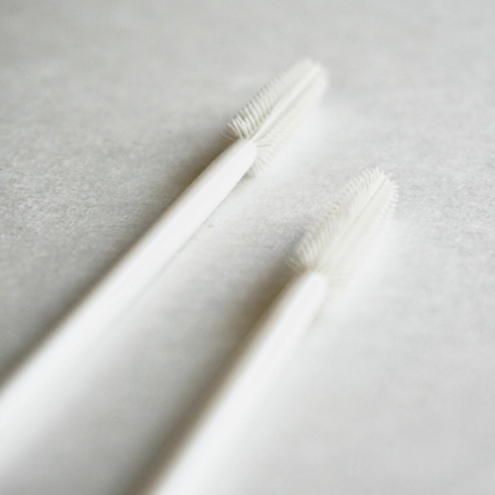 White Affair Silicone Lash Brush