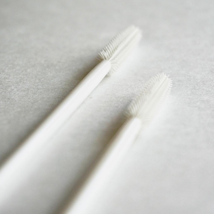 White Affair Silicone Lash Brush