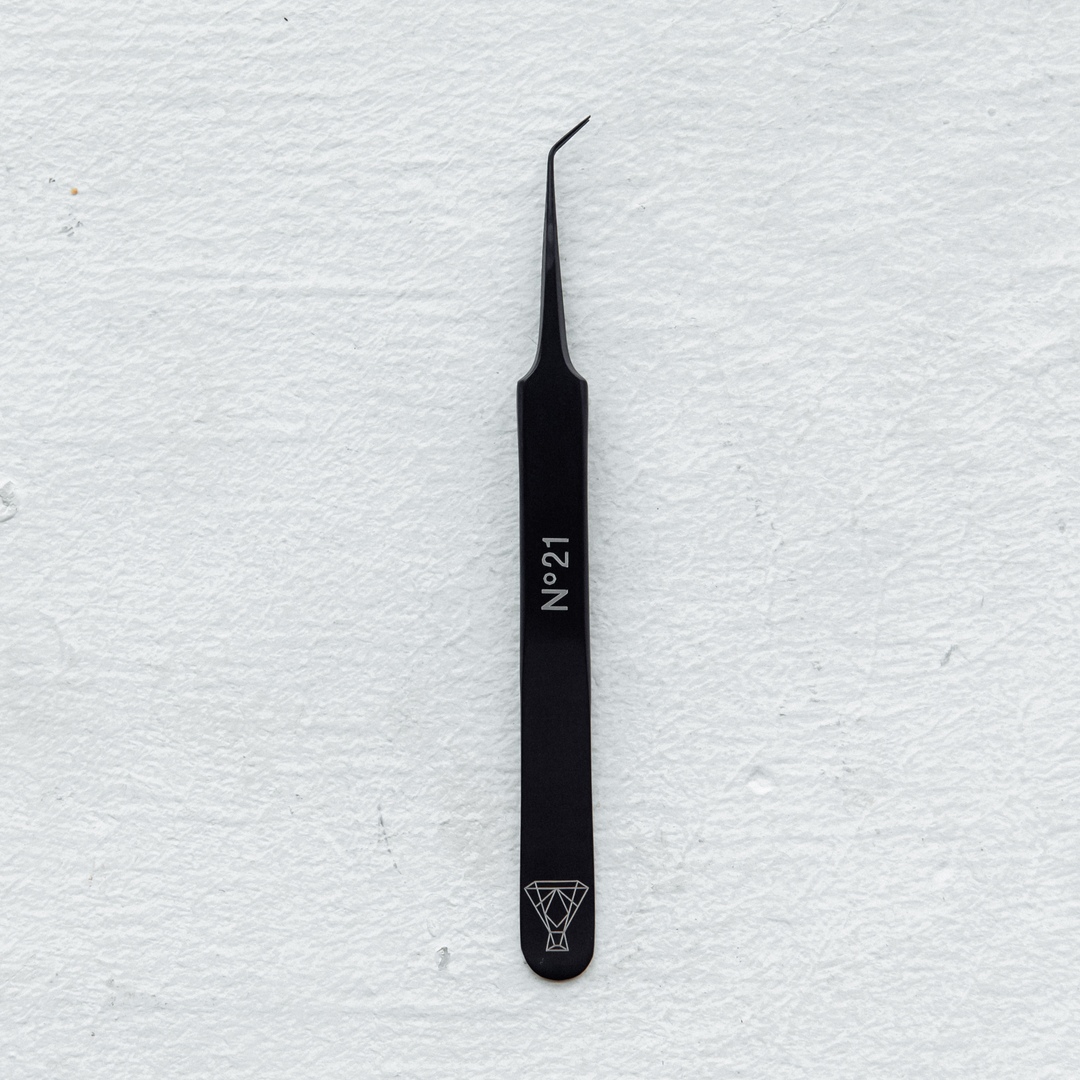 No 21 Isolation Professional Eyelash Extensions Tweezer